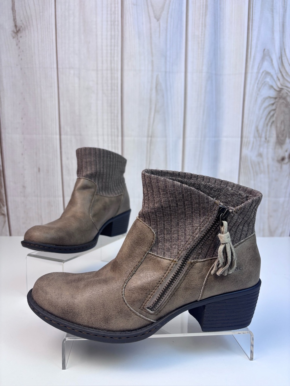 b.o.c Born Bendell Ankle Bootie Knit Sweater Cuff Tassel Zipper Pull Brown 7.5